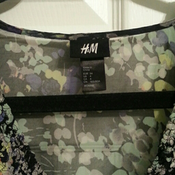 🎼H&M Semi SheerTop - Picture 8 of 8